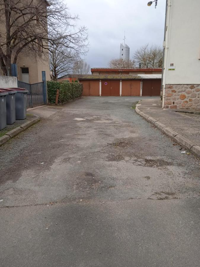 Au Bonheur Des Damiettes Montluçon Exterior foto